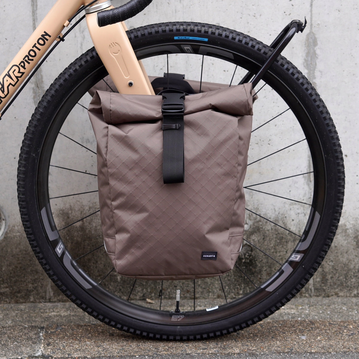 AGHARTA アガルタ ロールトップパニアバッグ 左右セット 抹茶グリーン AGHARTA ROLLTOP PANNIER BAG (ECOPAK / RANGER GREEN) – BICYCLE