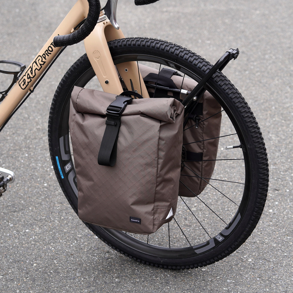 AGHARTA アガルタ ロールトップパニアバッグ 左右セット 抹茶グリーン AGHARTA ROLLTOP PANNIER BAG (ECOPAK / RANGER GREEN) – BICYCLE