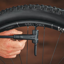 画像をギャラリービューアに読み込む, PNEUMA CC FLOOR PUMP