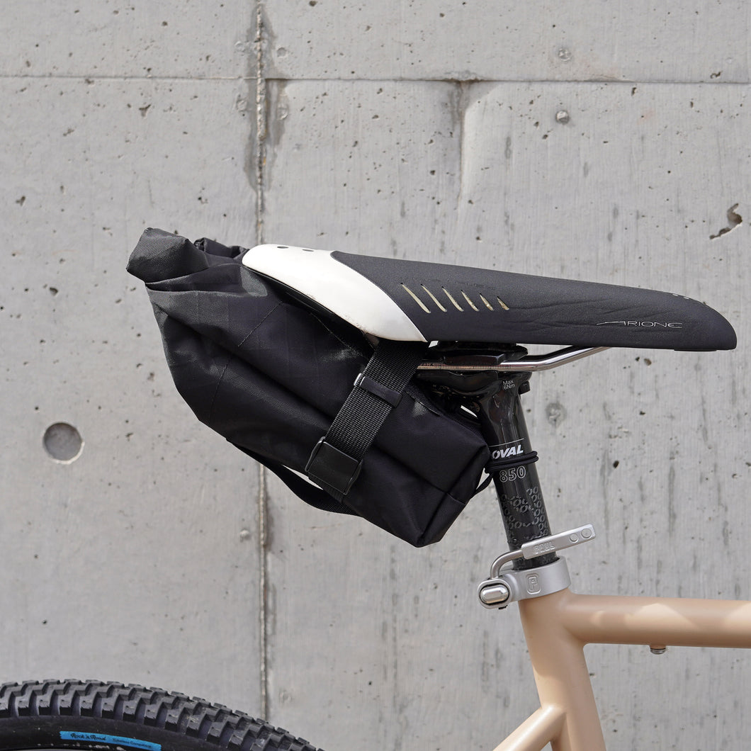 ROLLTOP SADDLE BAG (ECOPAK / BLACK)