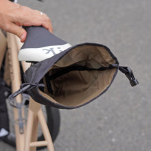 画像をギャラリービューアに読み込む, ROLLTOP SADDLE BAG (ECOPAK / BLACK)