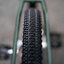 画像をギャラリービューアに読み込む, SimWorks by Panaracer Super Yummy 26" (Black x Black)