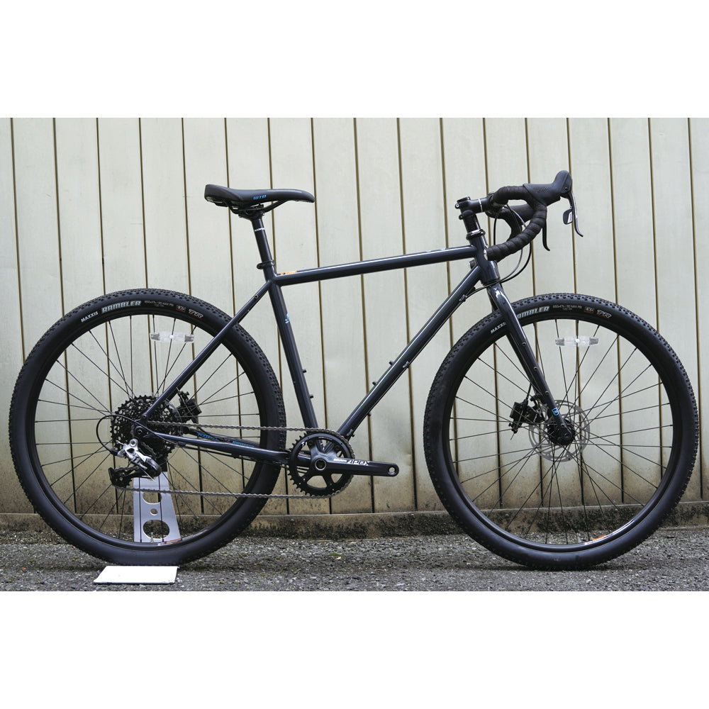 2023-2024継続モデル KONA ROVE ST DL (Gloss Earth Grey) – BICYCLE STUDIO MOVEMENT